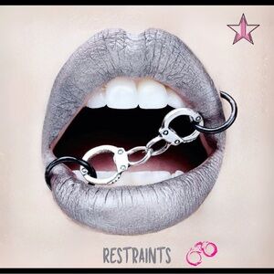 Jeffree Star | ‘Restraints’ Velour Liquid Lipstick | NiB
cool metallic grey